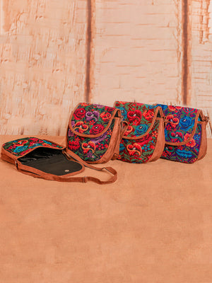 Bolsa Bordada Brisa - Artisanal Embroidered Brisa Crossbody Bag
